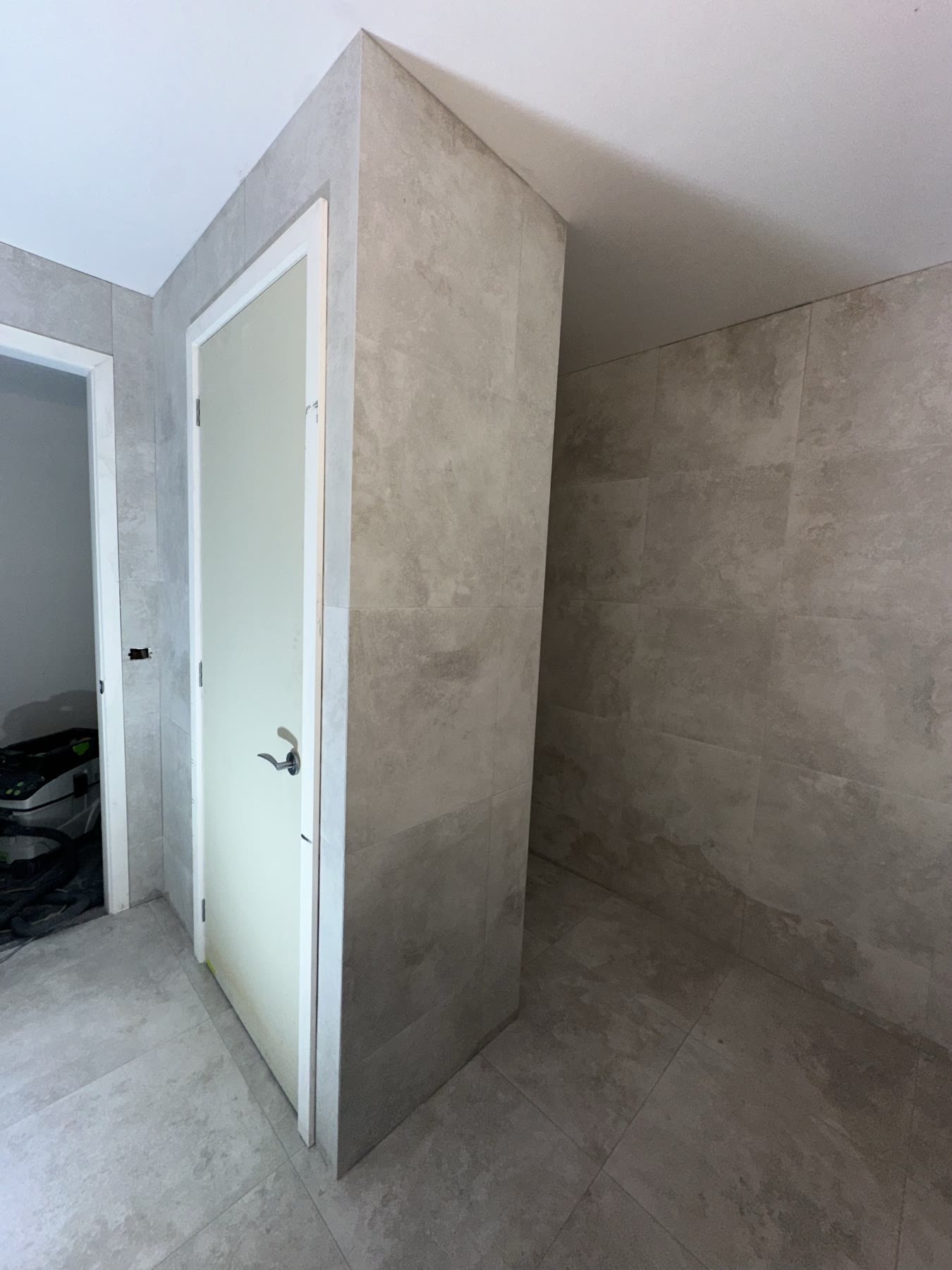 Halls Gap retreat tiling — view 1